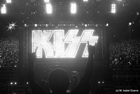 KISS Logo Shines In Peru