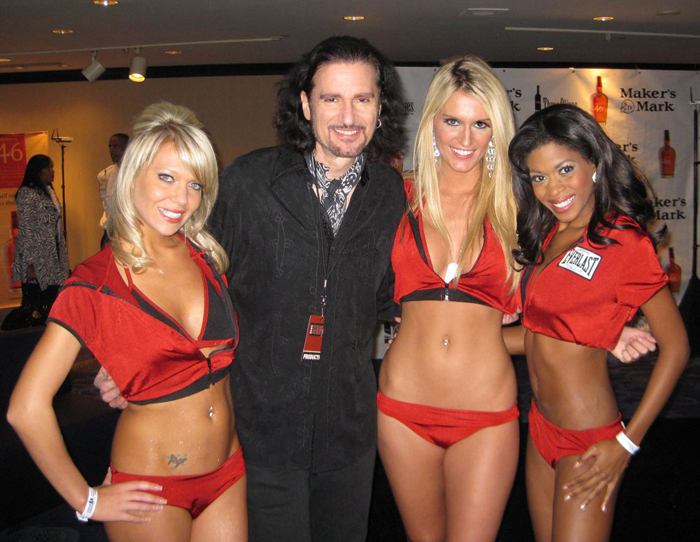 Bruce Kulick and the Everlast Ring Girls