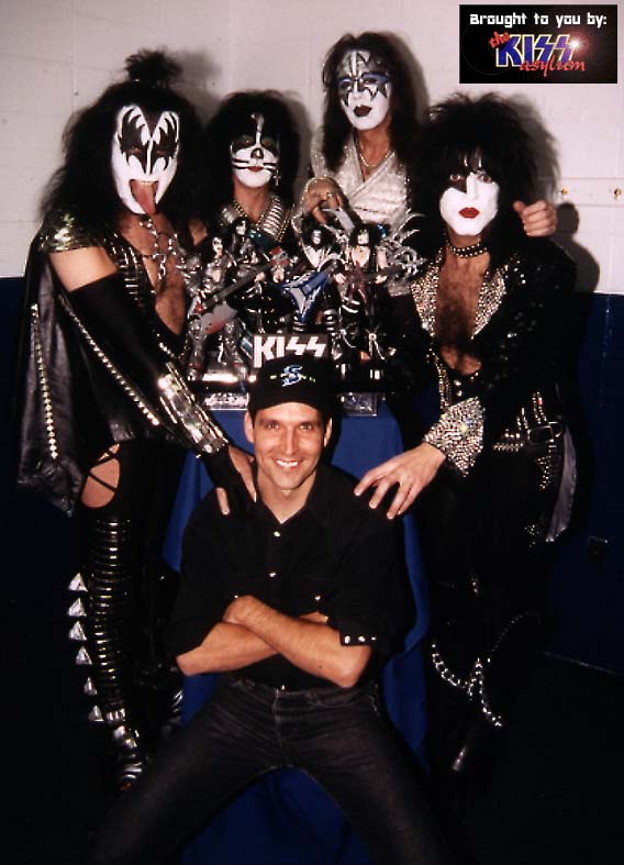 kiss todd mcfarlane