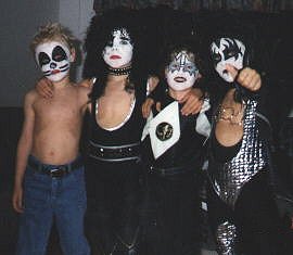 KISS Asylum: KISS Army Online: Fan Focus -- KISS Warpaint!